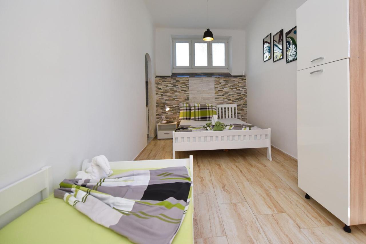 Apartments Smoky M Novalja Εξωτερικό φωτογραφία